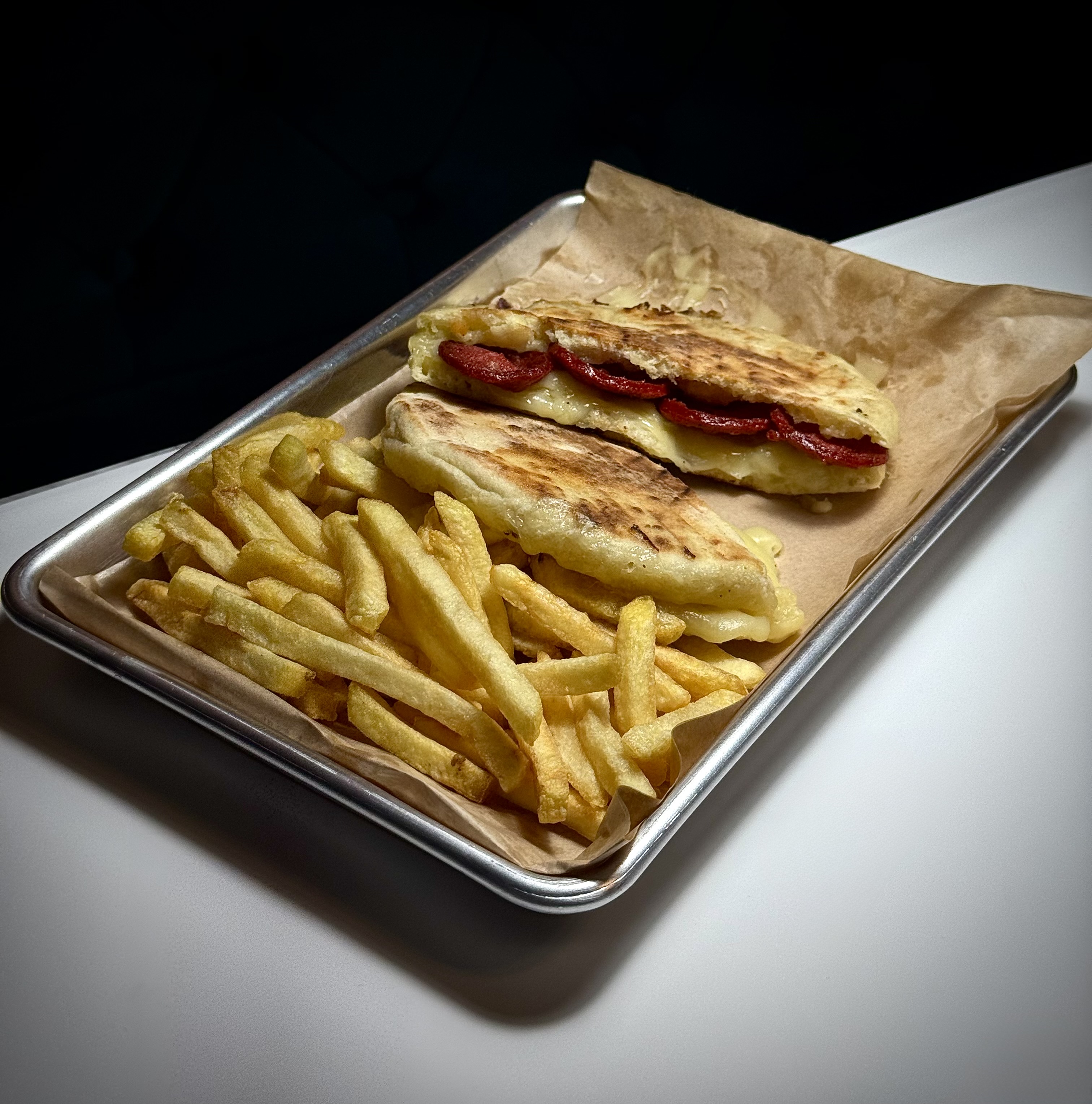 Sucuklu Kaşarlı Bazlama